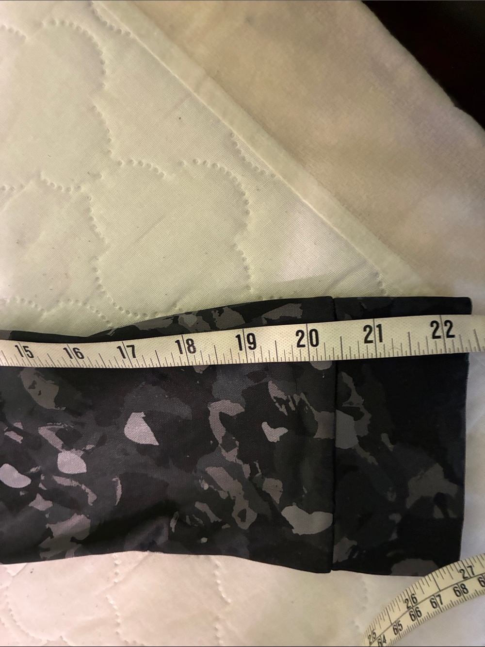 Under Armour hoodie in EUC, size Youth Large - Picture 5 of 6